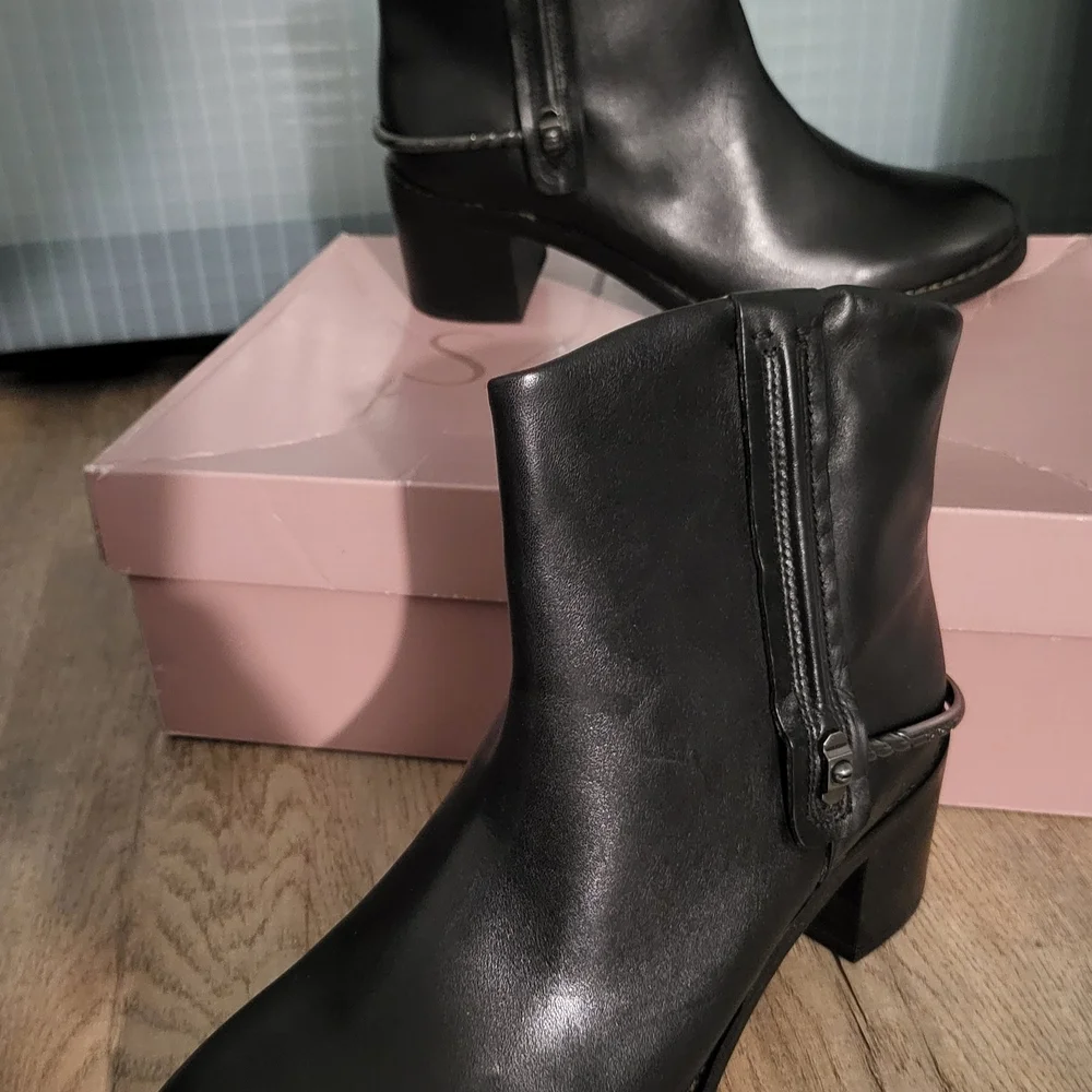 Black Ankle Boots for Women